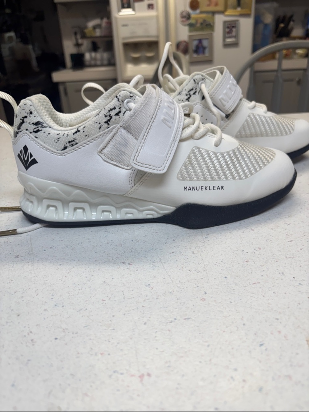 Weightlifting Shoes with Secure Strap